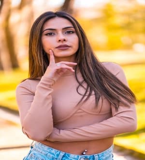 Professional Bangalore escort for dinner - Professional Bangalore escort companion offering premium companionship services