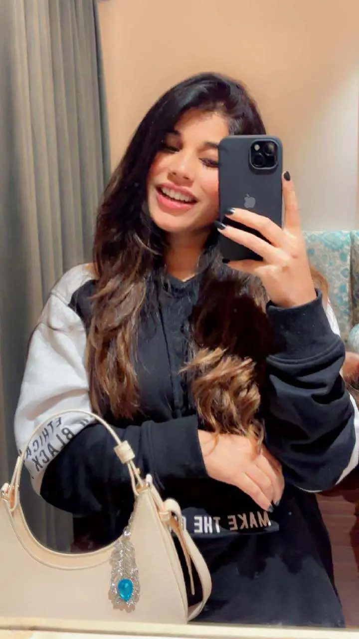 Fiza Modal - Bangalore Escort Services Fiza Modal - Professional Bangalore escort companion offering premium companionship services