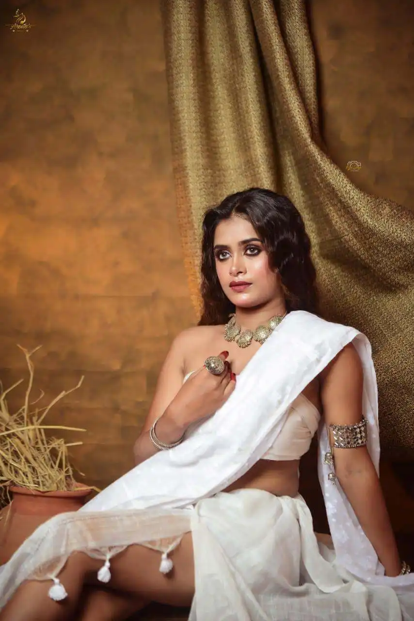 Modeler Zoya Kolkata - Bangalore Escort Services Modeler Zoya Kolkata - Professional Bangalore escort companion offering premium companionship services